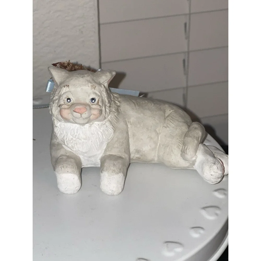 Vintage Cast Art 1990's Dreamsicles Cat Kristen & Homeco sitting Cat Figurine